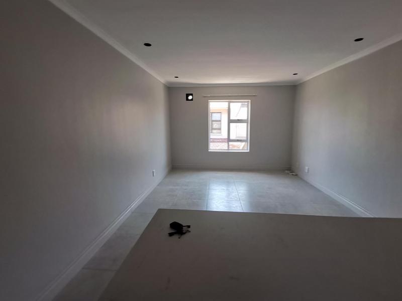 To Let 3 Bedroom Property for Rent in Peerless Park North Western Cape